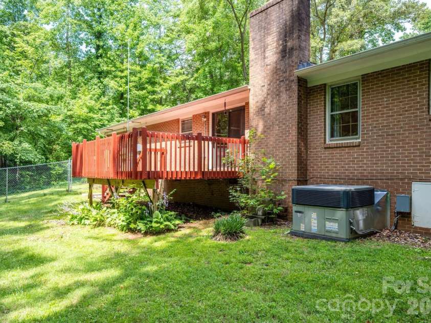 236 Heritage Place, Mooresville, NC 28115.  MLS# CAR4393335, YatesRealty ID 34596. 