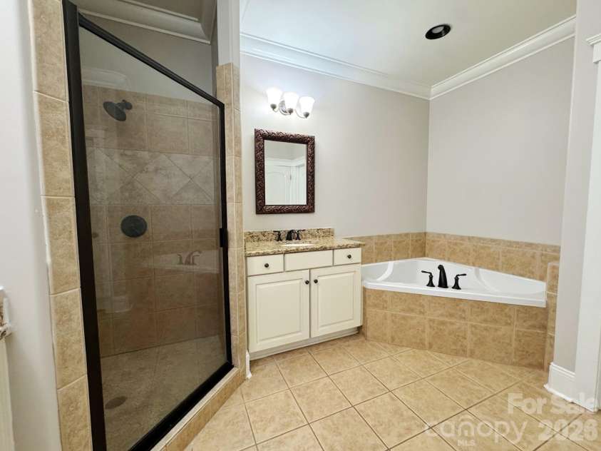 1005 Stuarts Landing Drive, Cramerton, NC 28032.  MLS# CAR4397129, YatesRealty ID 34598. 