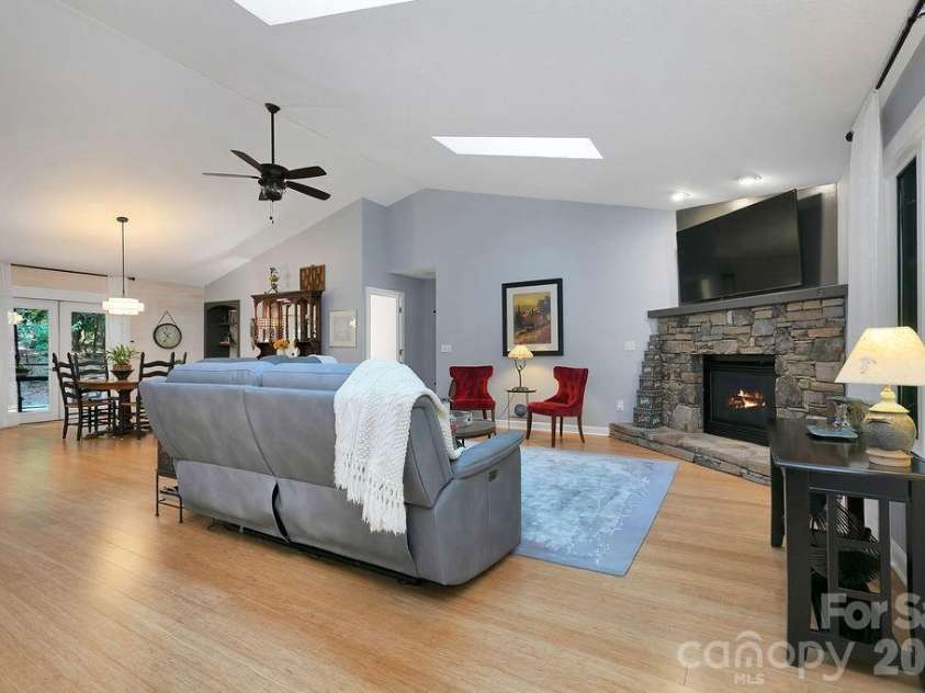 3125 Connestee Trail, Brevard, NC 28712.  MLS# CAR4396358, YatesRealty ID 34599. Wide open floor plan