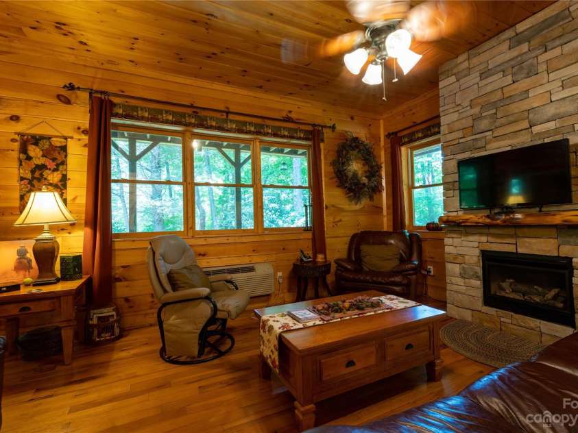 120 Brookwood Lane, Burnsville, NC 28714.  MLS# CAR4047789, YatesRealty ID 346. 