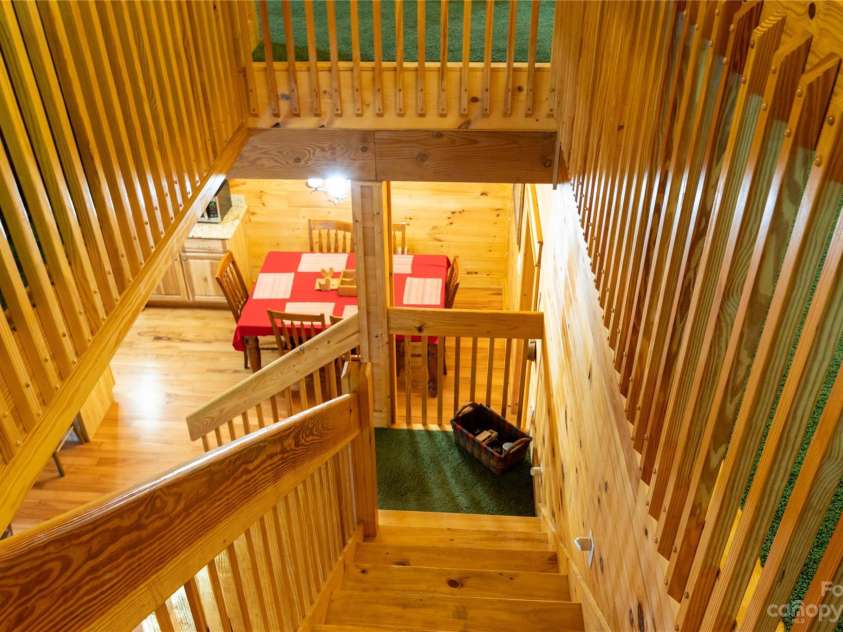 120 Brookwood Lane, Burnsville, NC 28714.  MLS# CAR4047789, YatesRealty ID 346. 