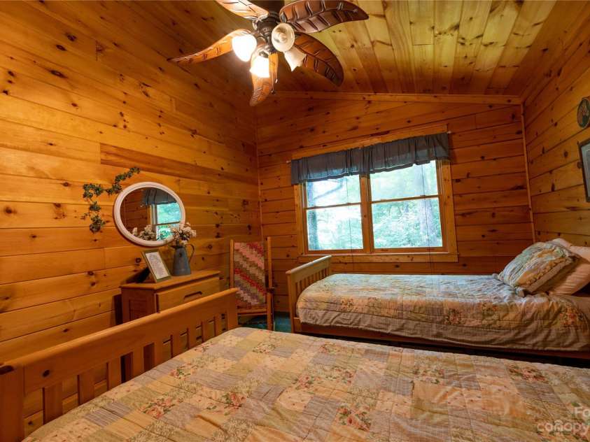 120 Brookwood Lane, Burnsville, NC 28714.  MLS# CAR4047789, YatesRealty ID 346. 