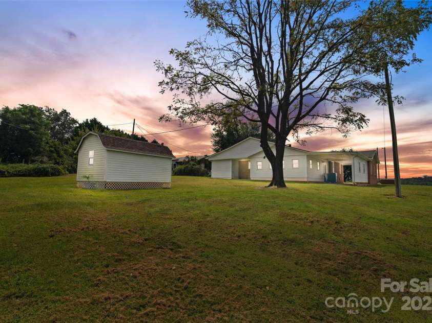 648 Scotts Creek Road, Statesville, NC 28625.  MLS# CAR4298901, YatesRealty ID 346. 