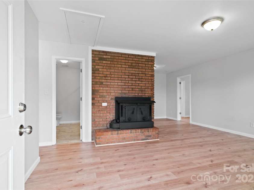 648 Scotts Creek Road, Statesville, NC 28625.  MLS# CAR4298901, YatesRealty ID 346. 