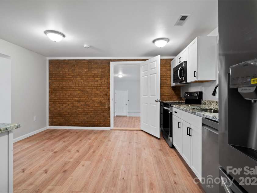 648 Scotts Creek Road, Statesville, NC 28625.  MLS# CAR4298901, YatesRealty ID 346. 