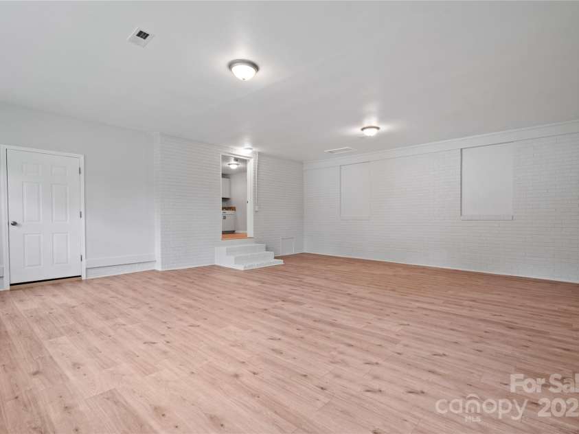 648 Scotts Creek Road, Statesville, NC 28625.  MLS# CAR4298901, YatesRealty ID 346. 