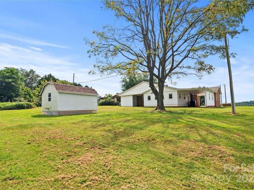 648 Scotts Creek Road, Statesville, NC 28625.  MLS# CAR4298901, YatesRealty ID 346. 