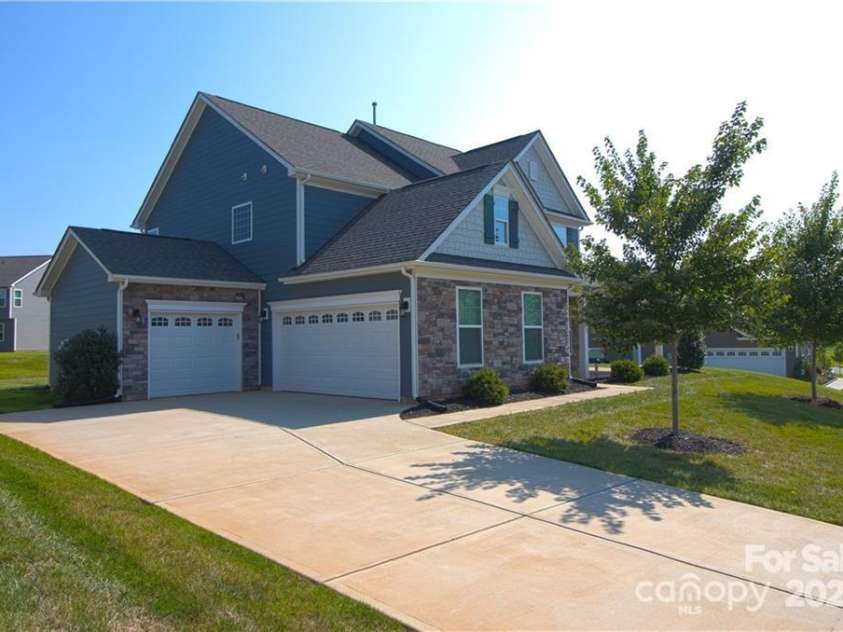 1366 Wiggins Drive, Gastonia, NC 28054.  MLS# CAR4239111, YatesRealty ID 3460. 