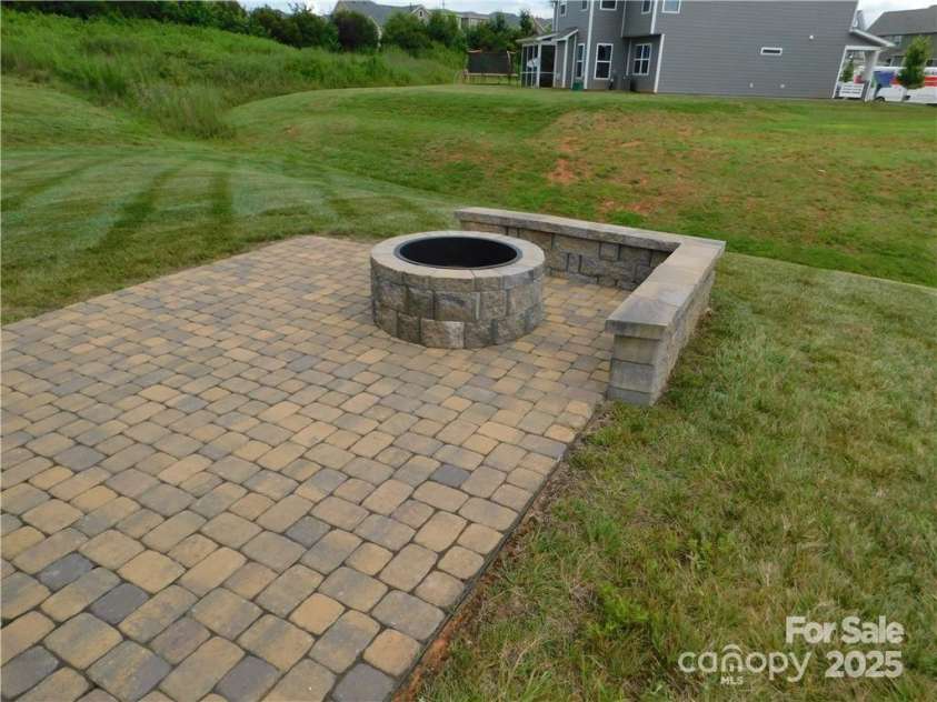 1366 Wiggins Drive, Gastonia, NC 28054.  MLS# CAR4239111, YatesRealty ID 3460. 