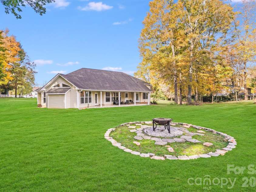 5329 Kuykendall Road, Charlotte, NC 28270.  MLS# CAR4342894, YatesRealty ID 3460. 