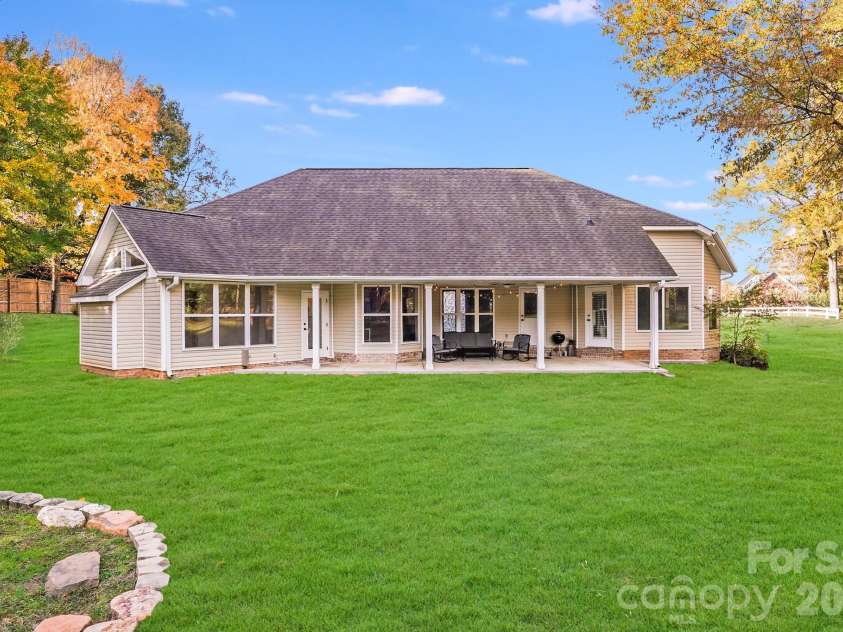 5329 Kuykendall Road, Charlotte, NC 28270.  MLS# CAR4342894, YatesRealty ID 3460. 