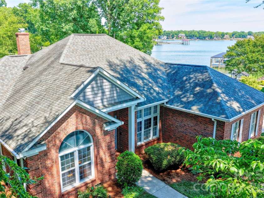 165 Prestwood Lane, Mooresville, NC 28117.  MLS# CAR4384805, YatesRealty ID 34603. 