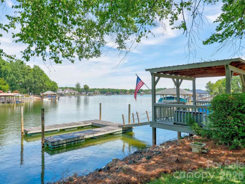 165 Prestwood Lane, Mooresville, NC 28117.  MLS# CAR4384805, YatesRealty ID 34603. 
