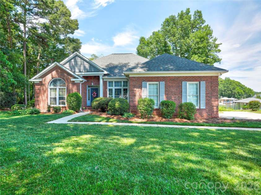 165 Prestwood Lane, Mooresville, NC 28117.  MLS# CAR4384805, YatesRealty ID 34603. 