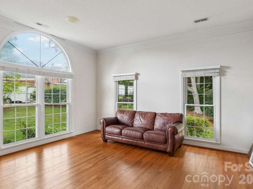 165 Prestwood Lane, Mooresville, NC 28117.  MLS# CAR4384805, YatesRealty ID 34603. 