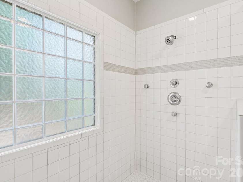 165 Prestwood Lane, Mooresville, NC 28117.  MLS# CAR4384805, YatesRealty ID 34603. 