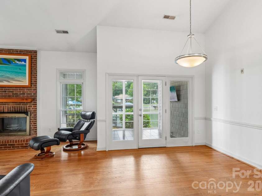 165 Prestwood Lane, Mooresville, NC 28117.  MLS# CAR4384805, YatesRealty ID 34603. 