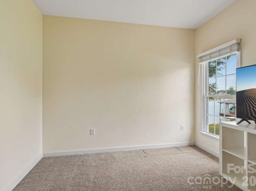 165 Prestwood Lane, Mooresville, NC 28117.  MLS# CAR4384805, YatesRealty ID 34603. 