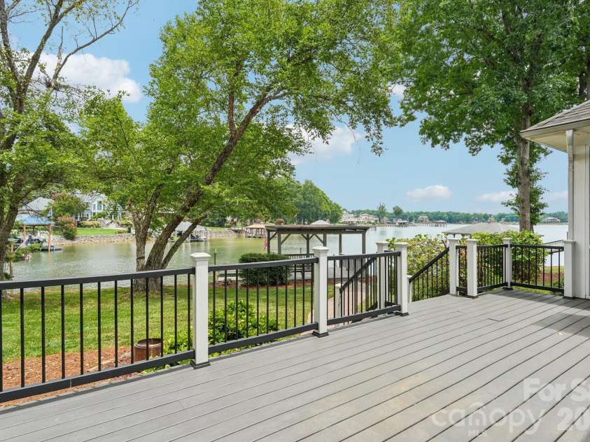 165 Prestwood Lane, Mooresville, NC 28117.  MLS# CAR4384805, YatesRealty ID 34603. 