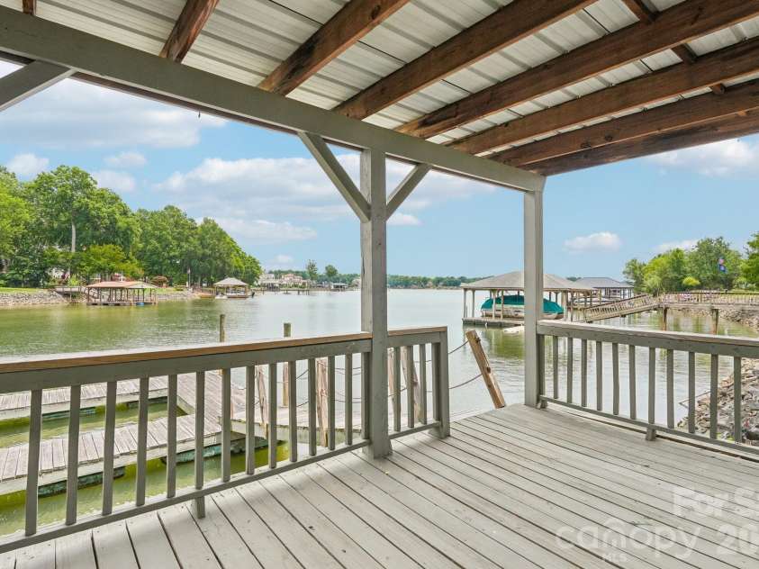 165 Prestwood Lane, Mooresville, NC 28117.  MLS# CAR4384805, YatesRealty ID 34603. 