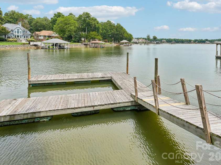 165 Prestwood Lane, Mooresville, NC 28117.  MLS# CAR4384805, YatesRealty ID 34603. 