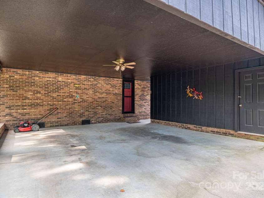 3076 Gates Road, Lincolnton, NC 28092.  MLS# CAR4282159, YatesRealty ID 34605. 