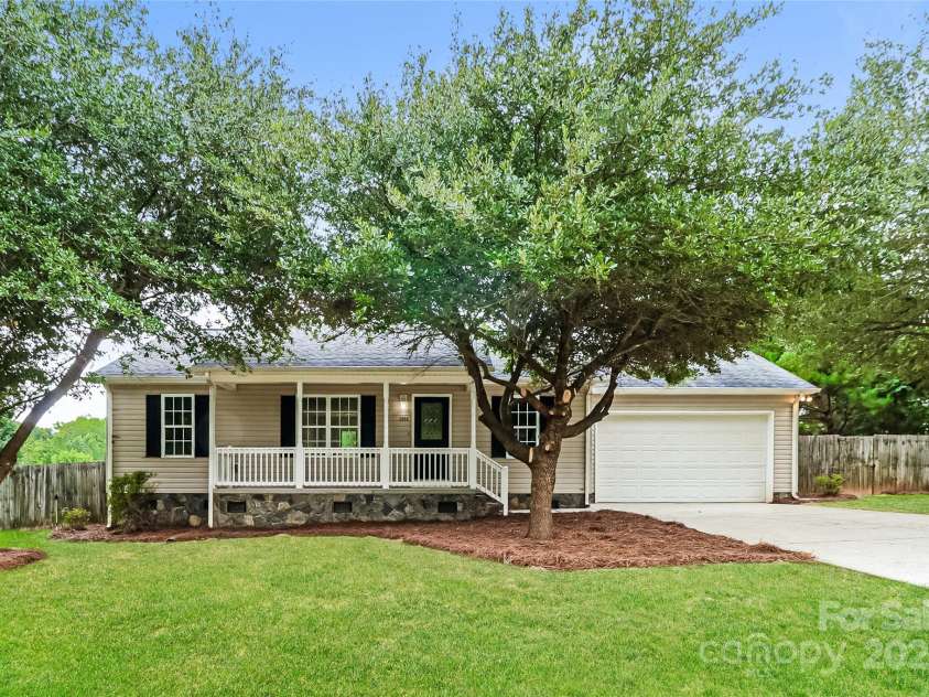 2004 Beau Drive, Stanley, NC 28164.  MLS# CAR4295588, YatesRealty ID 34606. 