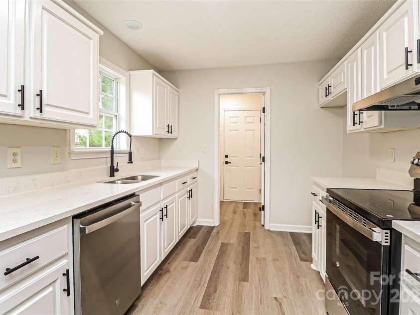 2004 Beau Drive, Stanley, NC 28164.  MLS# CAR4295588, YatesRealty ID 34606. 