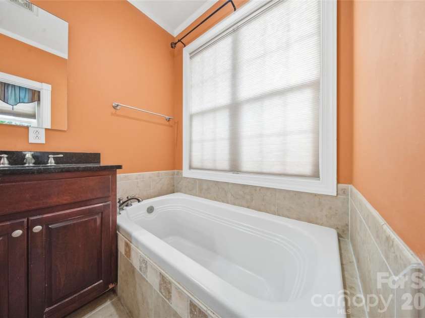 3724 Anderson Mountain Road, Maiden, NC 28650.  MLS# CAR4398584, YatesRealty ID 34607. 