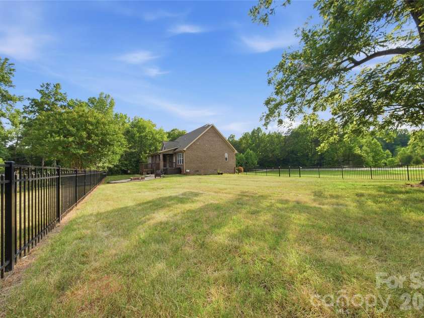 3724 Anderson Mountain Road, Maiden, NC 28650.  MLS# CAR4398584, YatesRealty ID 34607. 