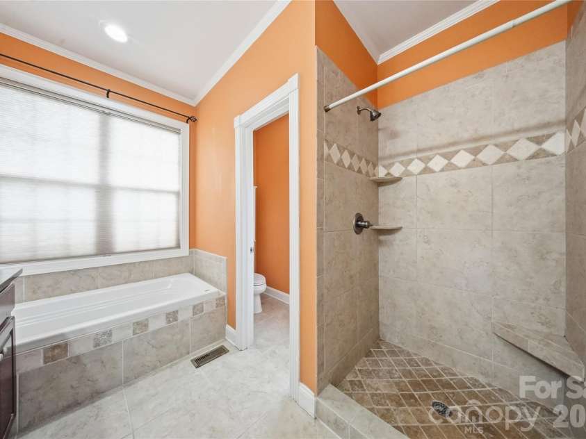 3724 Anderson Mountain Road, Maiden, NC 28650.  MLS# CAR4398584, YatesRealty ID 34607. 