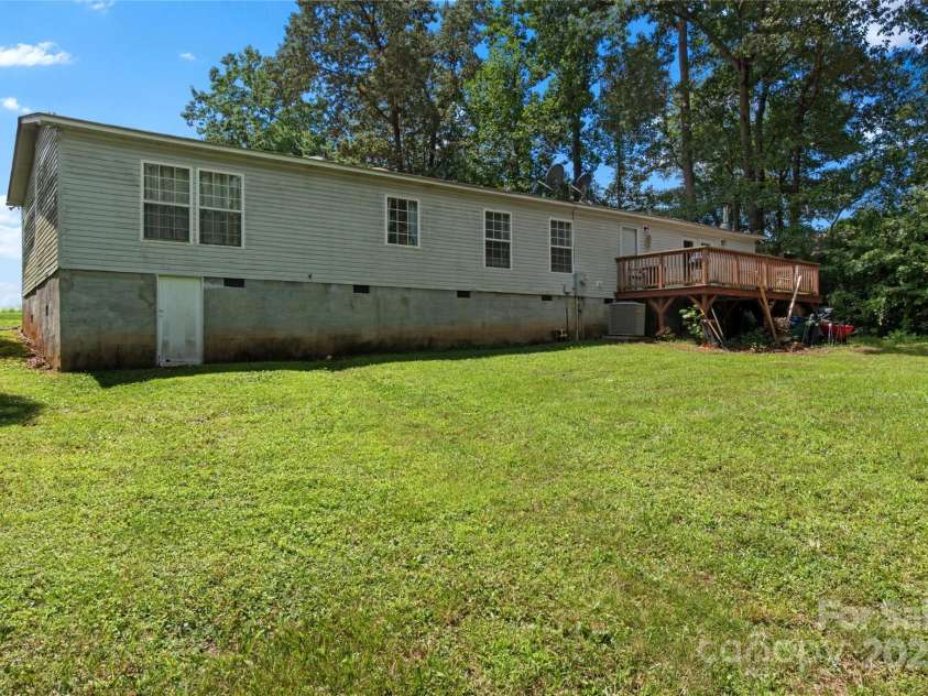 8065 Greenhorn Road, Elkin, NC 28621.  MLS# CAR4292692, YatesRealty ID 34607. 