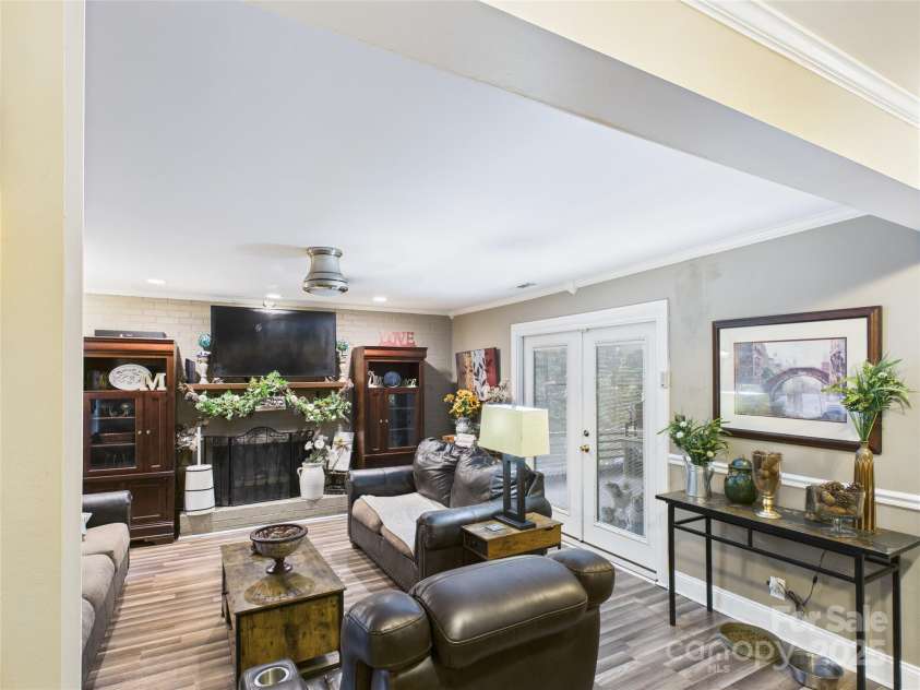 112 30th Avenue, Hickory, NC 28601.  MLS# CAR4288031, YatesRealty ID 34608. 