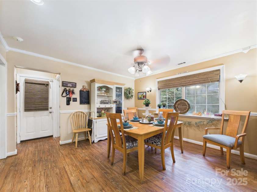 112 30th Avenue, Hickory, NC 28601.  MLS# CAR4288031, YatesRealty ID 34608. 