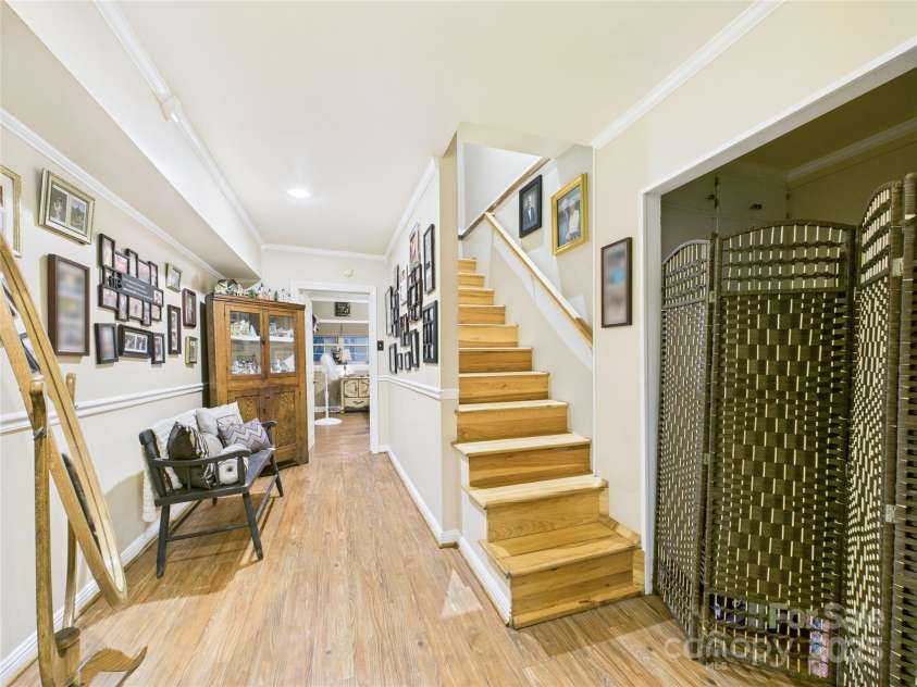 112 30th Avenue, Hickory, NC 28601.  MLS# CAR4288031, YatesRealty ID 34608. 