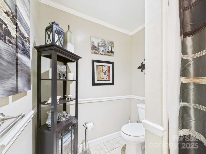 112 30th Avenue, Hickory, NC 28601.  MLS# CAR4288031, YatesRealty ID 34608. 