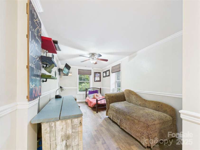 112 30th Avenue, Hickory, NC 28601.  MLS# CAR4288031, YatesRealty ID 34608. 