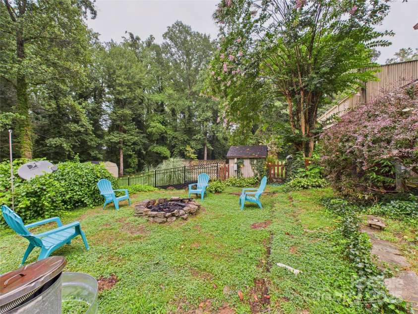 112 30th Avenue, Hickory, NC 28601.  MLS# CAR4288031, YatesRealty ID 34608. 