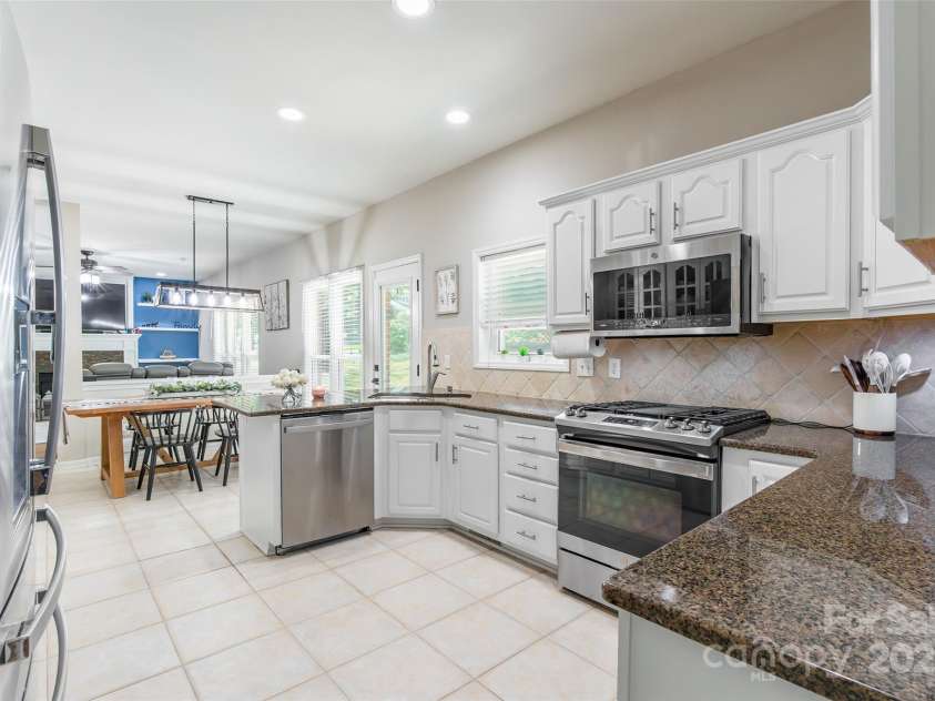 715 Portpatrick Place, Fort Mill, SC 29708.  MLS# CAR4285354, YatesRealty ID 34609. 