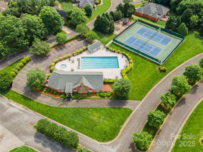 715 Portpatrick Place, Fort Mill, SC 29708.  MLS# CAR4285354, YatesRealty ID 34609. 