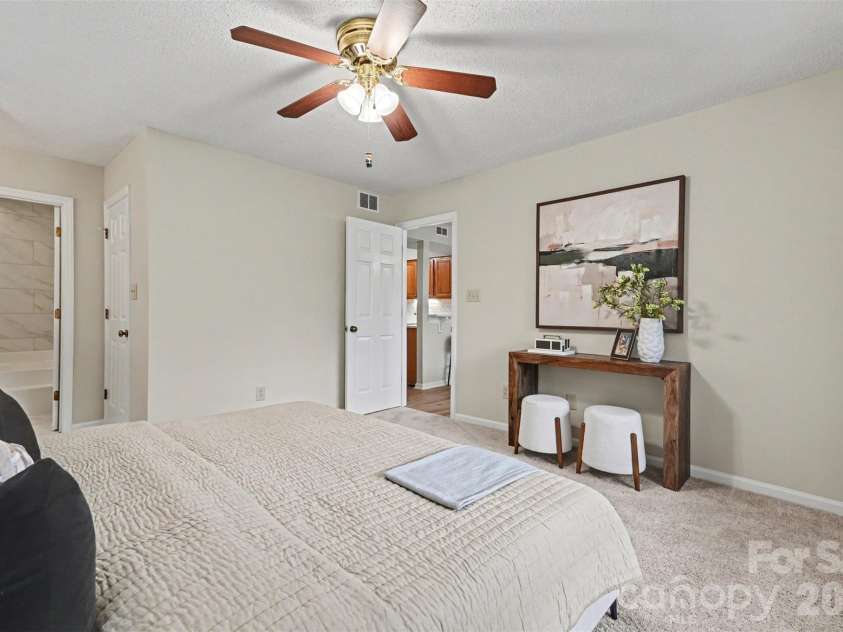 5866 Harris Grove Lane, Charlotte, NC 28212.  MLS# CAR4355015, YatesRealty ID 3461. 