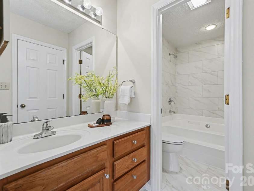 5866 Harris Grove Lane, Charlotte, NC 28212.  MLS# CAR4355015, YatesRealty ID 3461. 