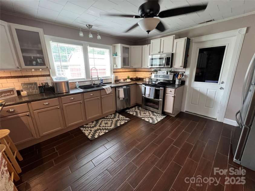 1045 Hoover Avenue, Mount Holly, NC 28120.  MLS# CAR4295611, YatesRealty ID 34610. 