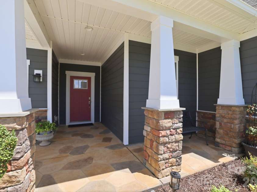 15802 Reynolds Drive, Fort Mill, SC 29707.  MLS# CAR4392763, YatesRealty ID 34610. 