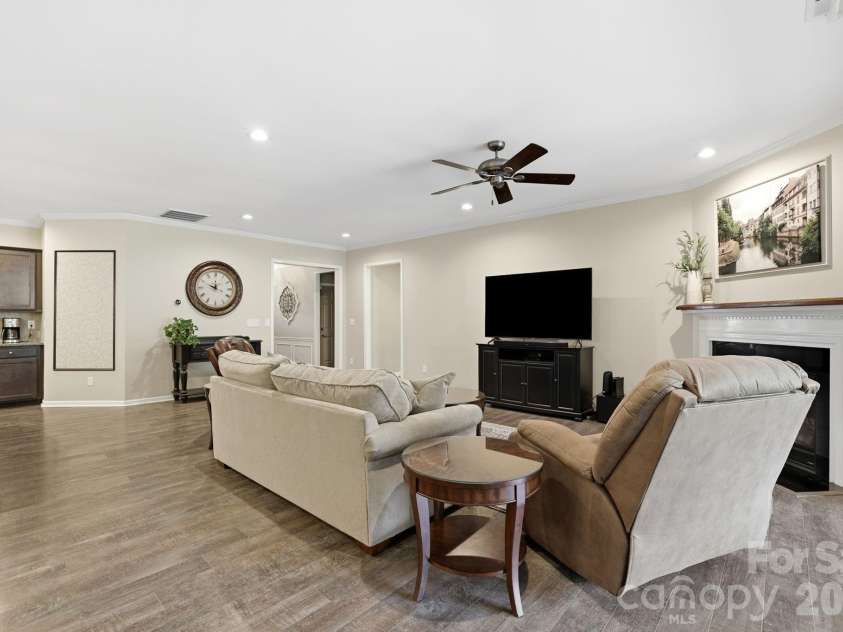 15802 Reynolds Drive, Fort Mill, SC 29707.  MLS# CAR4392763, YatesRealty ID 34610. 