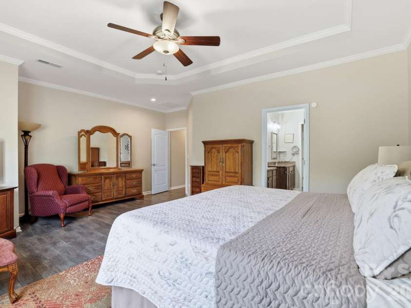 15802 Reynolds Drive, Fort Mill, SC 29707.  MLS# CAR4392763, YatesRealty ID 34610. 