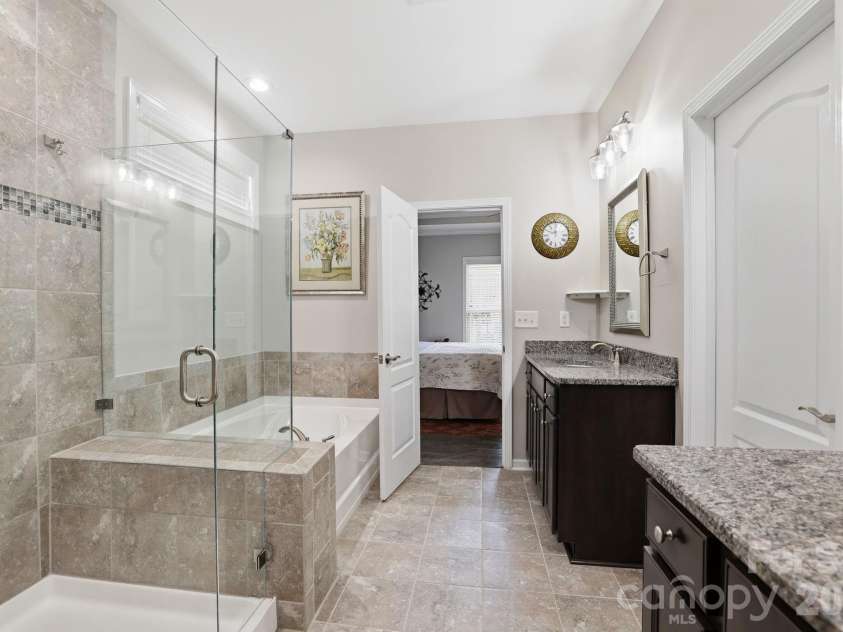 15802 Reynolds Drive, Fort Mill, SC 29707.  MLS# CAR4392763, YatesRealty ID 34610. 