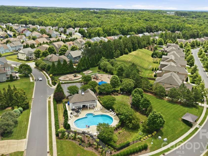 15802 Reynolds Drive, Fort Mill, SC 29707.  MLS# CAR4392763, YatesRealty ID 34610. 