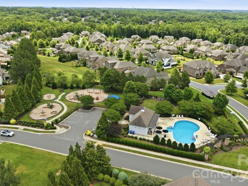 15802 Reynolds Drive, Fort Mill, SC 29707.  MLS# CAR4392763, YatesRealty ID 34610. 