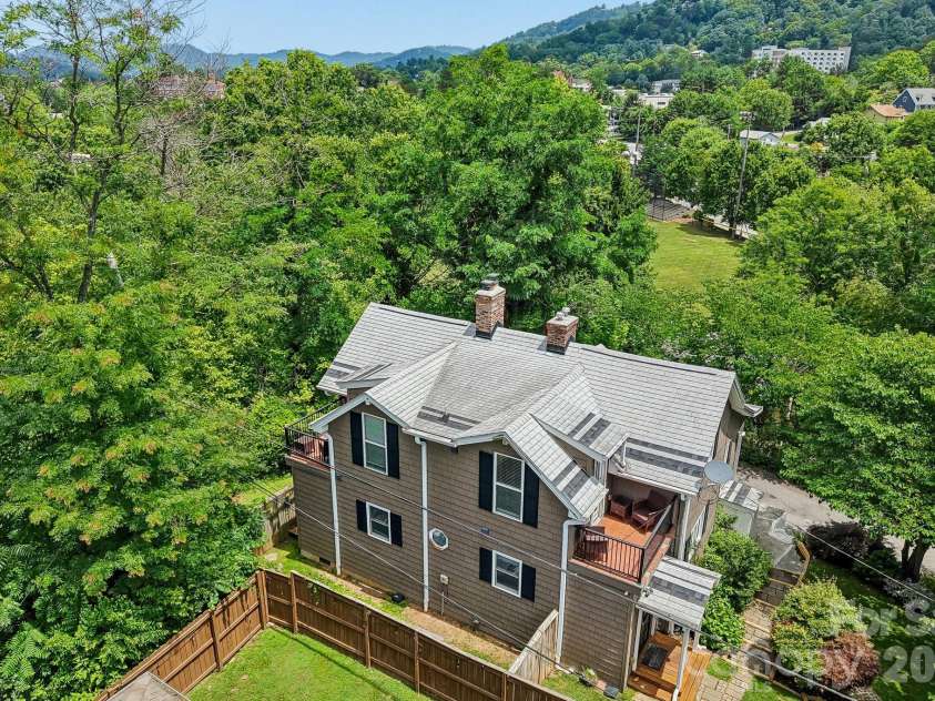 23 Tuskeegee Street, Asheville, NC 28801.  MLS# CAR4398040, YatesRealty ID 34611. 